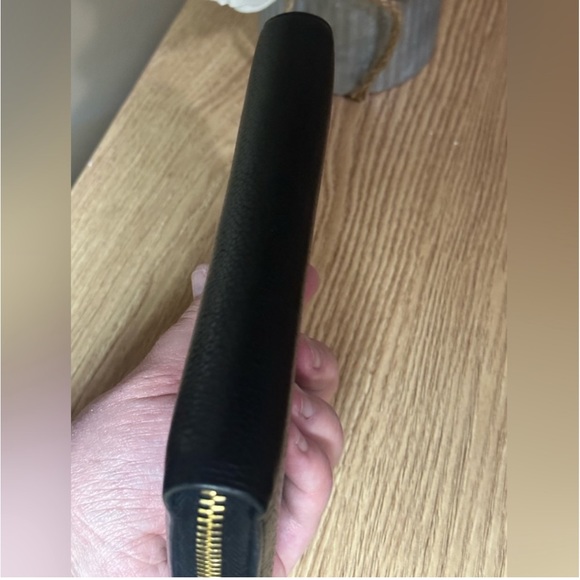 PRADA full size Zippy wallet black saffiano leather - Picture 6 of 10